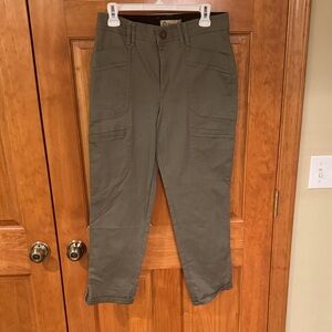 Democracy Khaki Cropped Pants